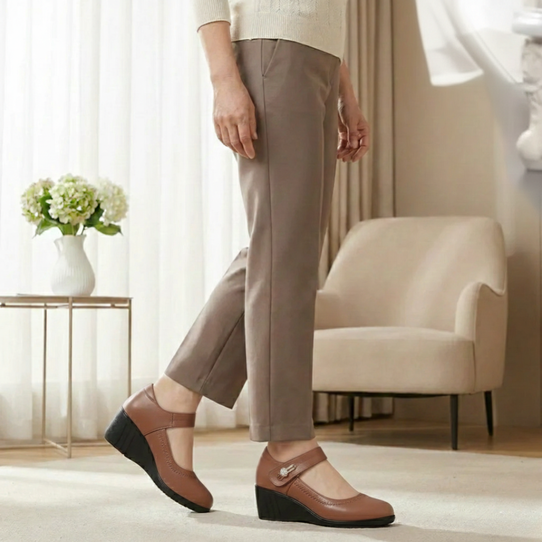Sapatos de sala com salto médio e palmilha almofadada
