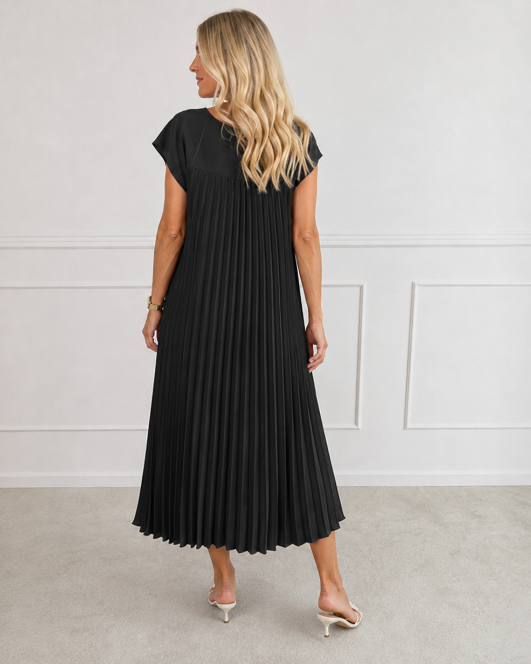 Vestido comprido plissado com mangas franzidas