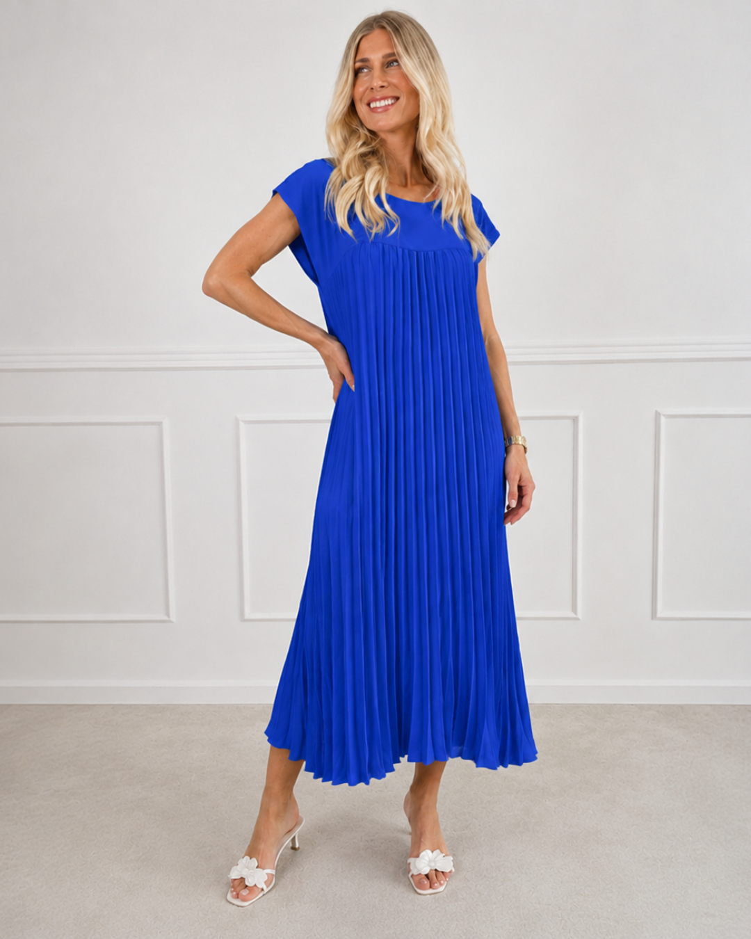 Vestido comprido plissado com mangas franzidas