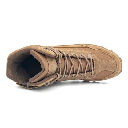 Botas táticas de alto desempenho com design robusto e sola exterior antiderrapante para homem. 