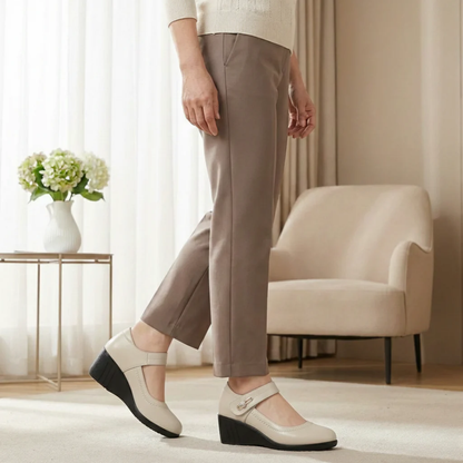 Sapatos de sala com salto médio e palmilha almofadada 
