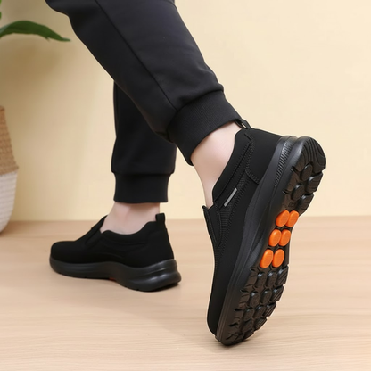 Calçado desportivo com suporte ergonómico para uso doméstico. 