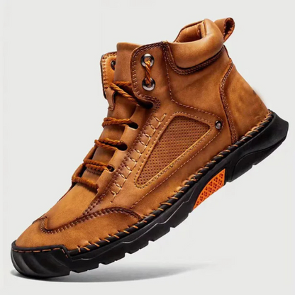 Botas ergonómicas em pele costuradas para uso doméstico. 
