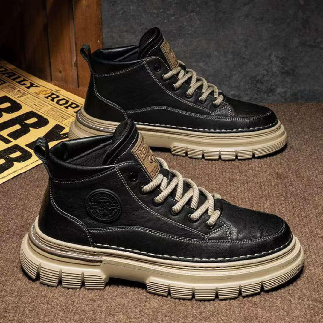 Botas de couro ao estilo britânico 