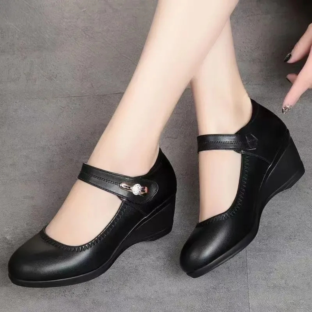 Sapatos de sala com salto médio e palmilha almofadada 