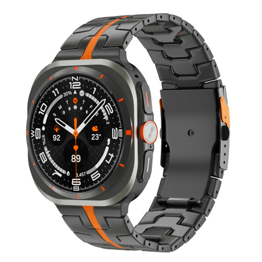Relógio desportivo com bracelete em titânio. Estilo futurista e funcional. 