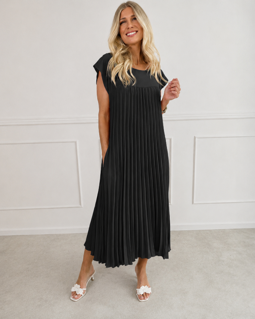 Vestido comprido plissado com mangas franzidas